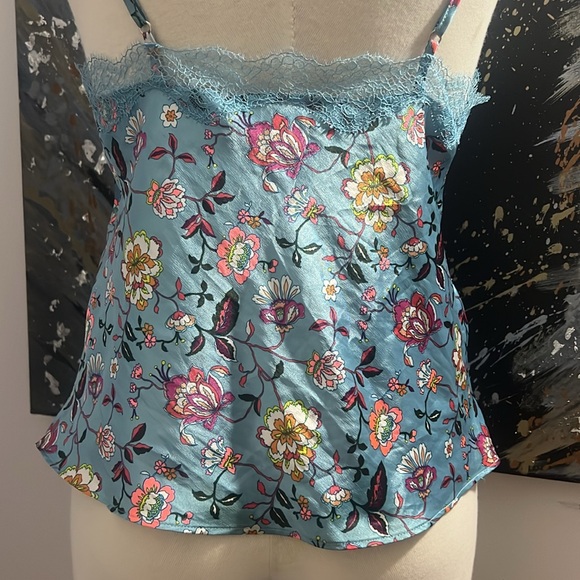 Victoria’s Secret camisole - Picture 4 of 6